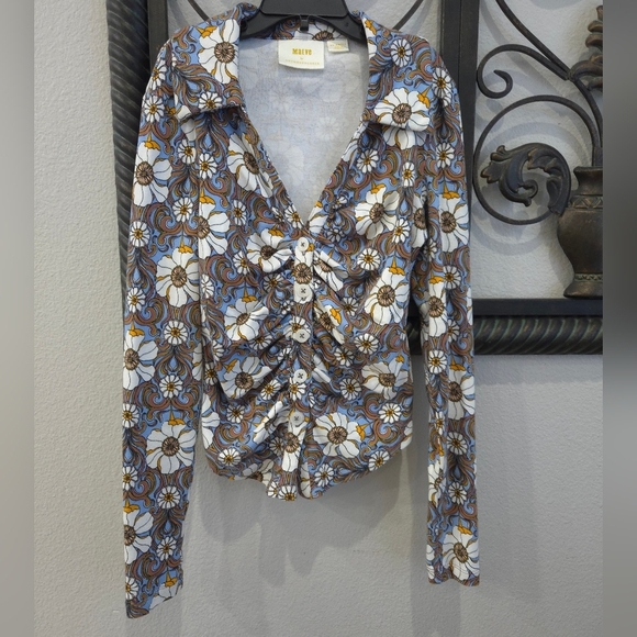 Maeve Blu Motif Floral Button-Up Top - Picture 7 of 12